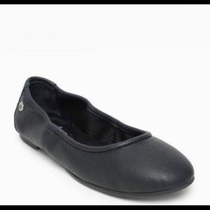 Minnetonka Women’s Anna flats